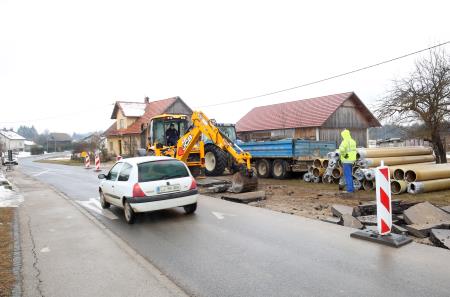 ZAČETEK DEL IZGRADNJA KANALIZACIJE BEGUNJE SELŠČEK 12 FOTO LJUBO VUKELIČ